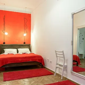 Red & Yellow Апартаменты